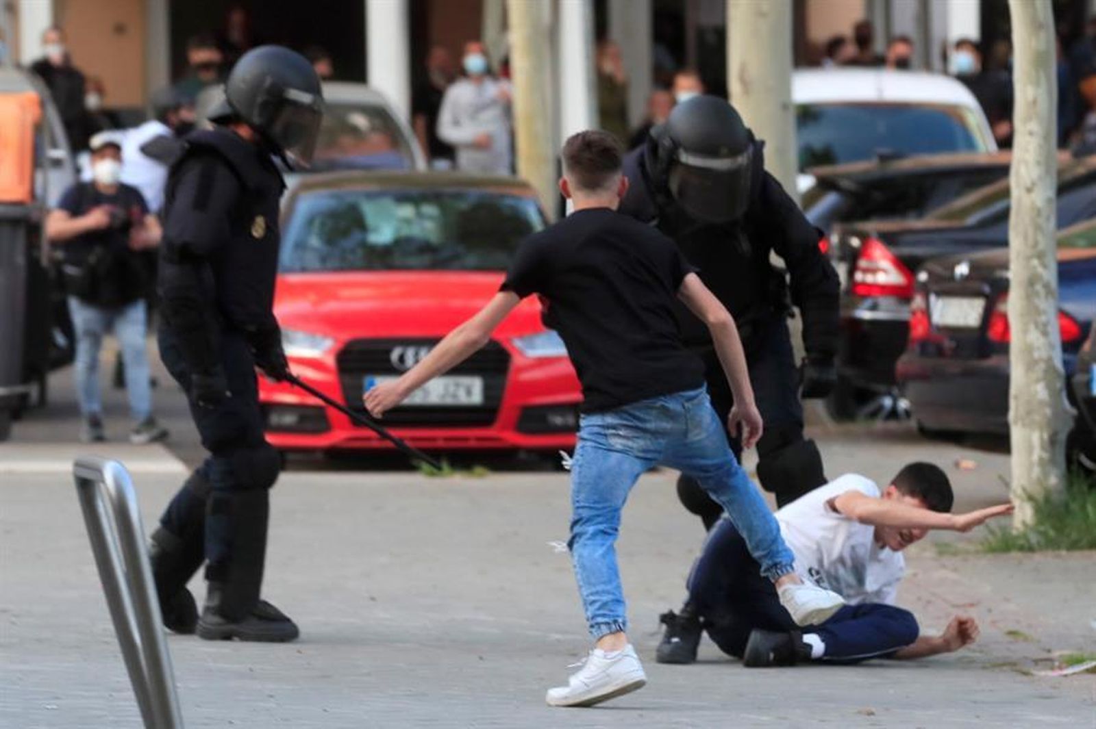 Incidentes en Vallecas durante un mitin de Vox