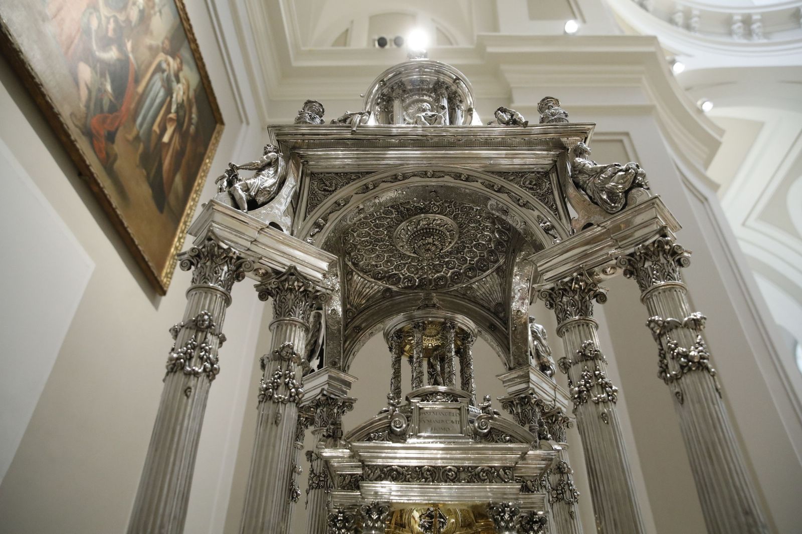 Últimas labores en la restauración de la custodia procesional de Madrid