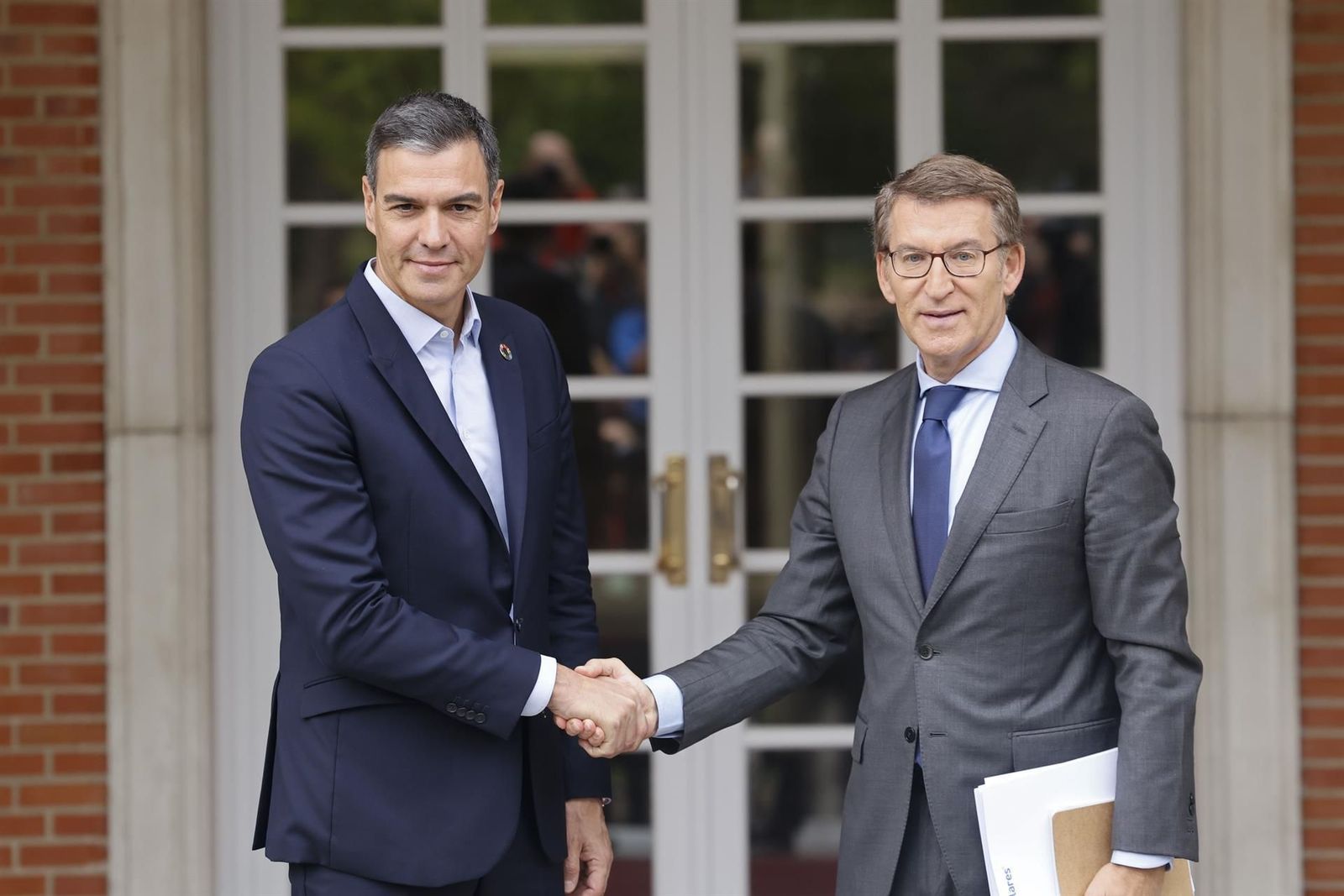 Sánchez ofrece 3 fechas a Feijóo para reunirse antes de fin de año y el PP le pone condiciones