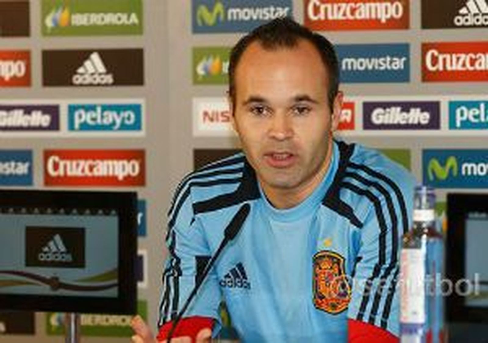 Iniesta vuelve a casa