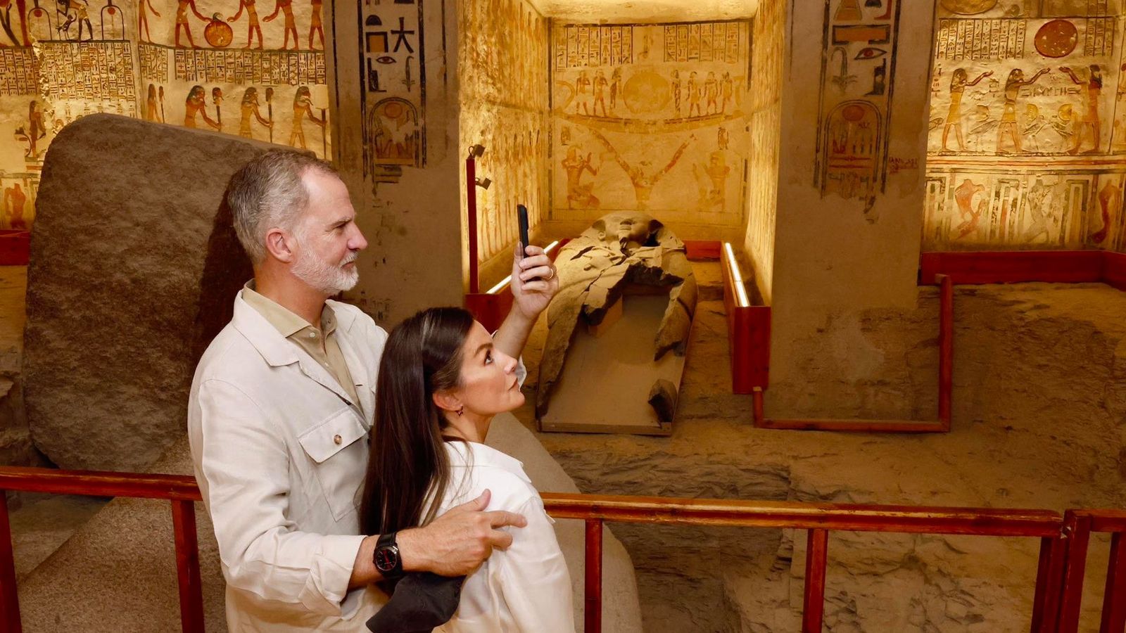 Los Reyes de España concluyen en Luxor su viaje de Estado a Egipto