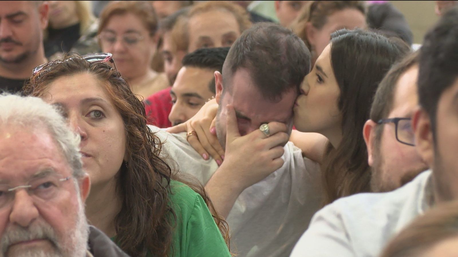 Emoción y lágrimas en el sorteo de vivienda pública de Villaviciosa de Odón