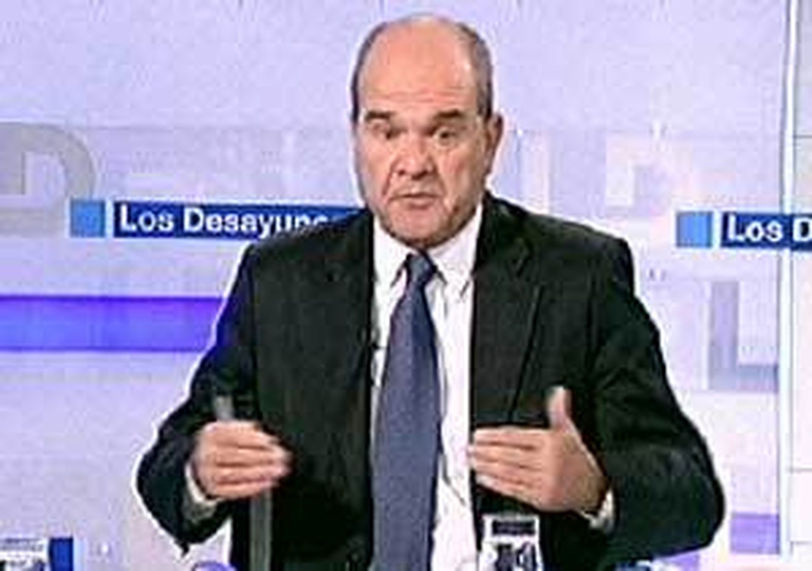 Chaves confiesa que le gustaría que Rubalcaba aspire a ser secretario general del PSOE