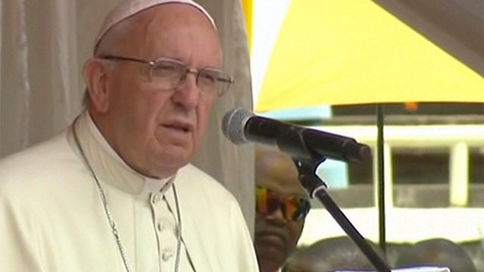 El papa pide a los Gobiernos que detengan la atrocidad en los barrios chabolistas