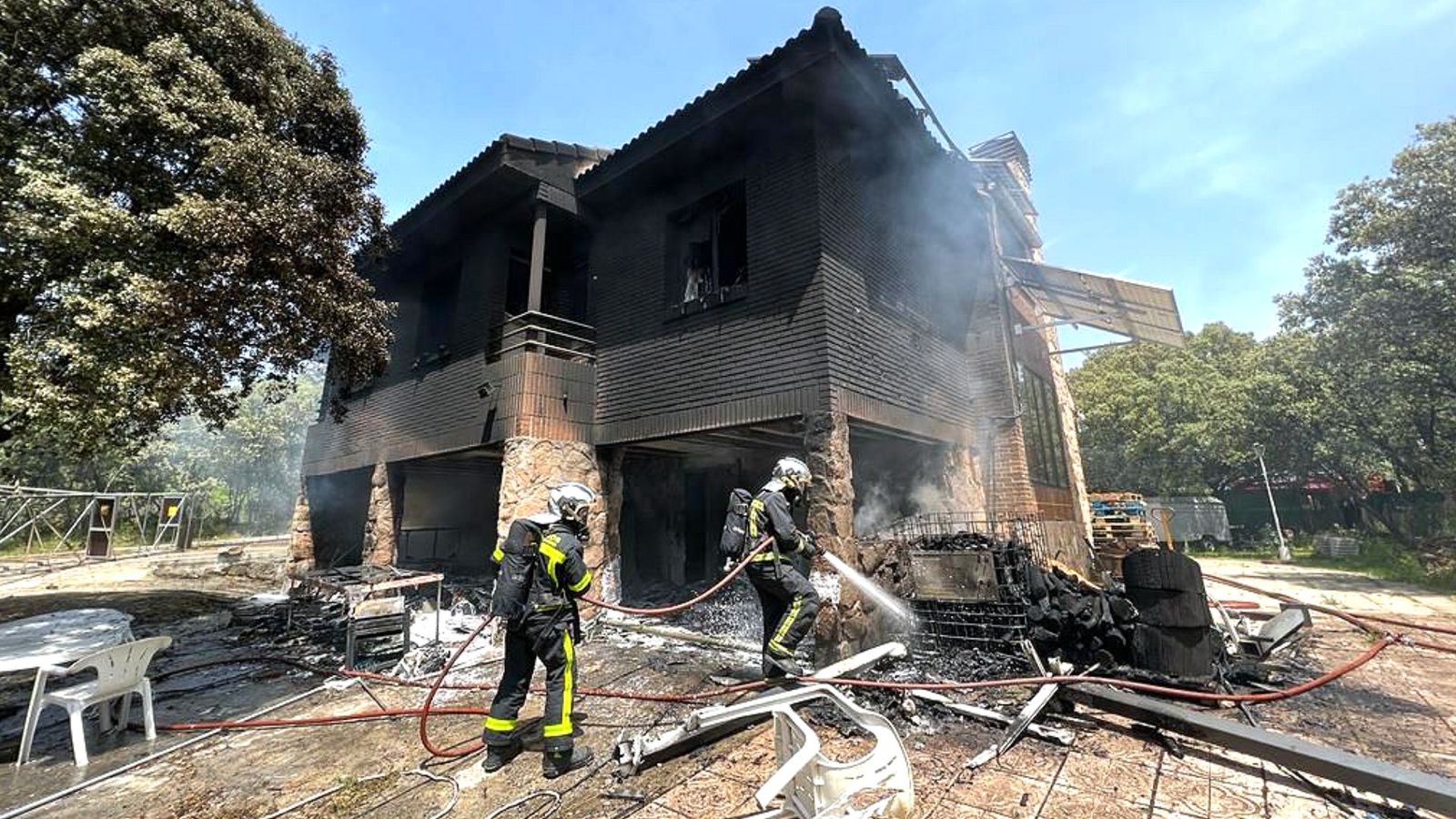 Así ha quedado un chalet de Alpedrete tras haberse incendiado