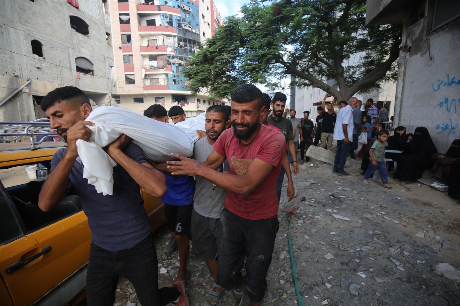 Israel bombardea a cada hora Gaza mientras ultima la invasión de la ciudad
