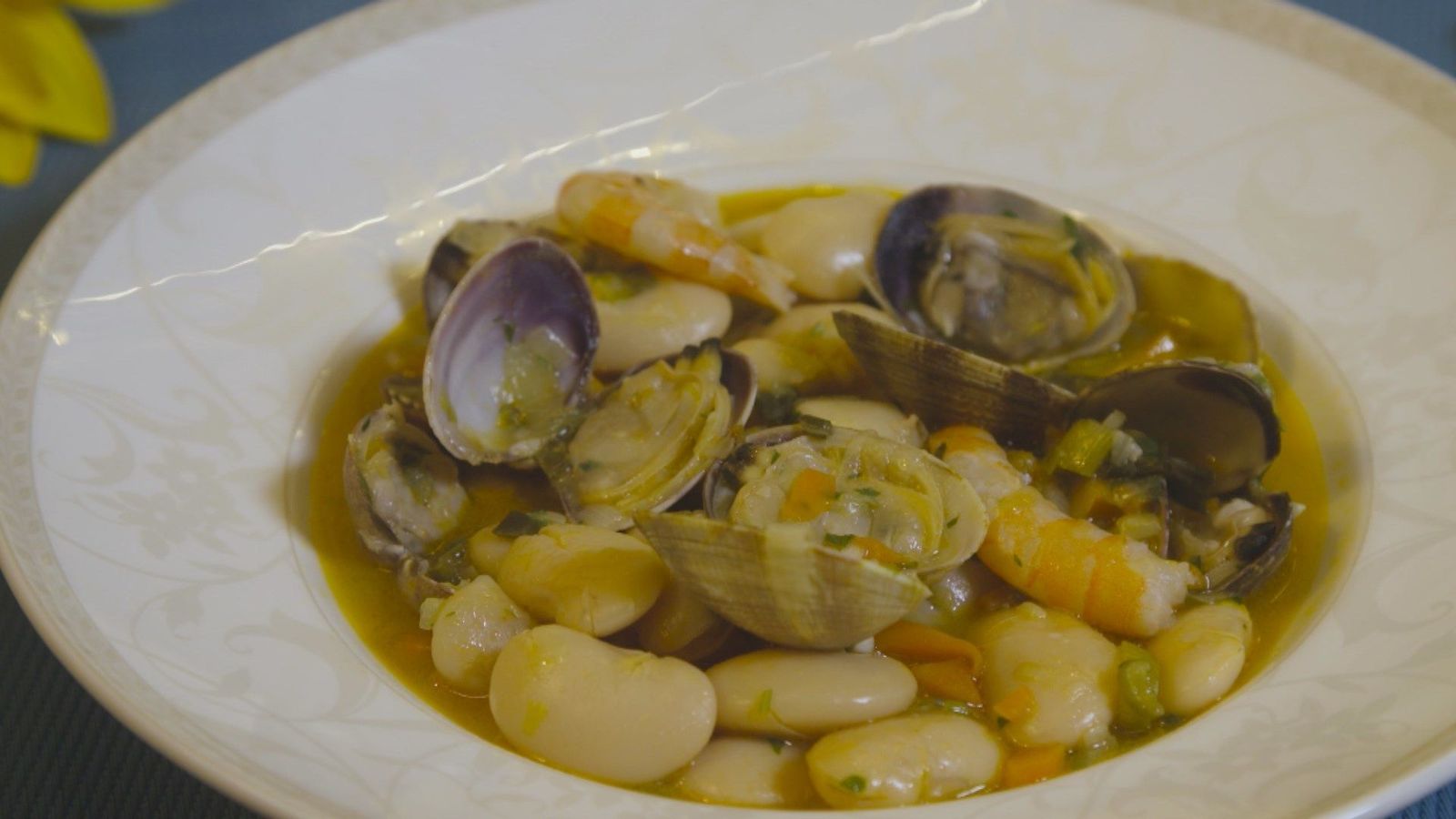 Hasta la cocina: Fabes con almejas y langostinos