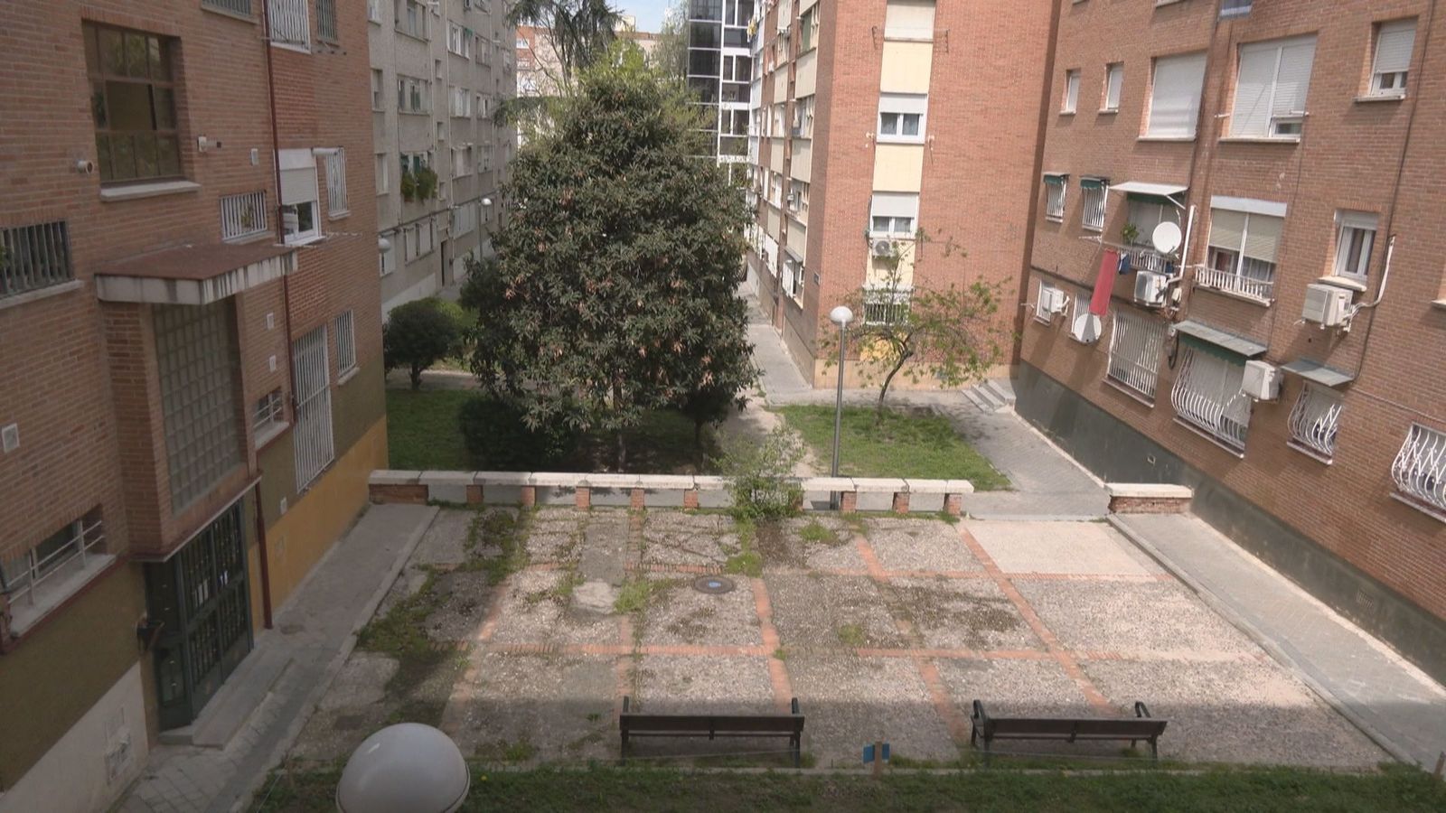 Trapicheo de drogas frente a un colegio y un centro de día en Moratalaz