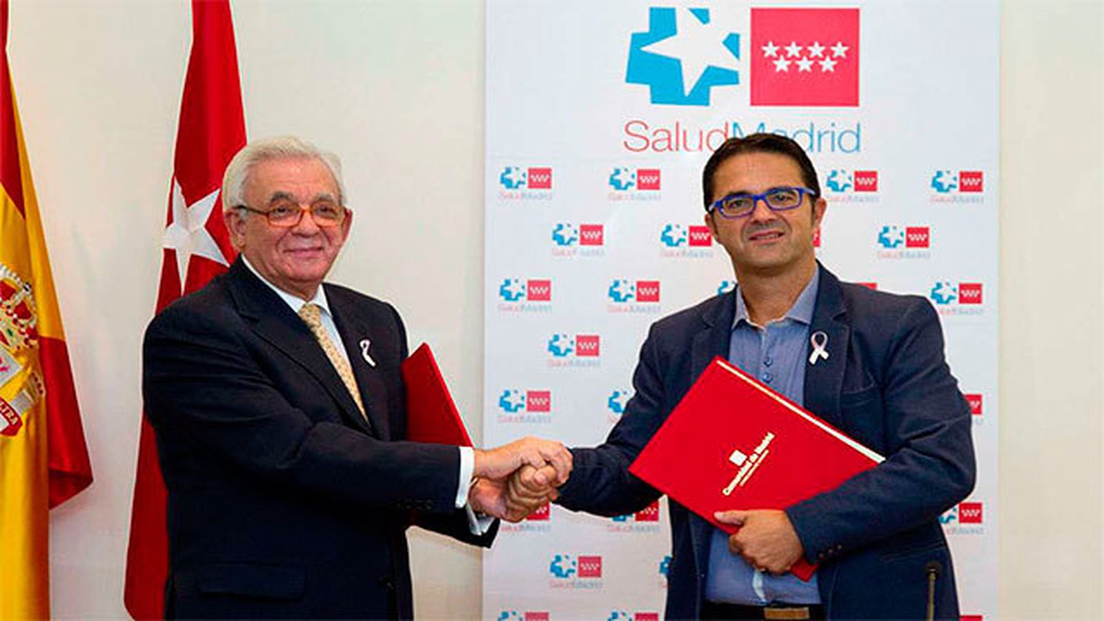 El consejero de Sanidad, Jesús Sánchez Martos con el presidente de Feder, Juan Carrión