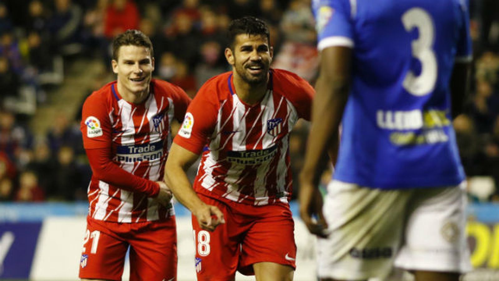 Gameiro y Diego Costa ante el Lleida