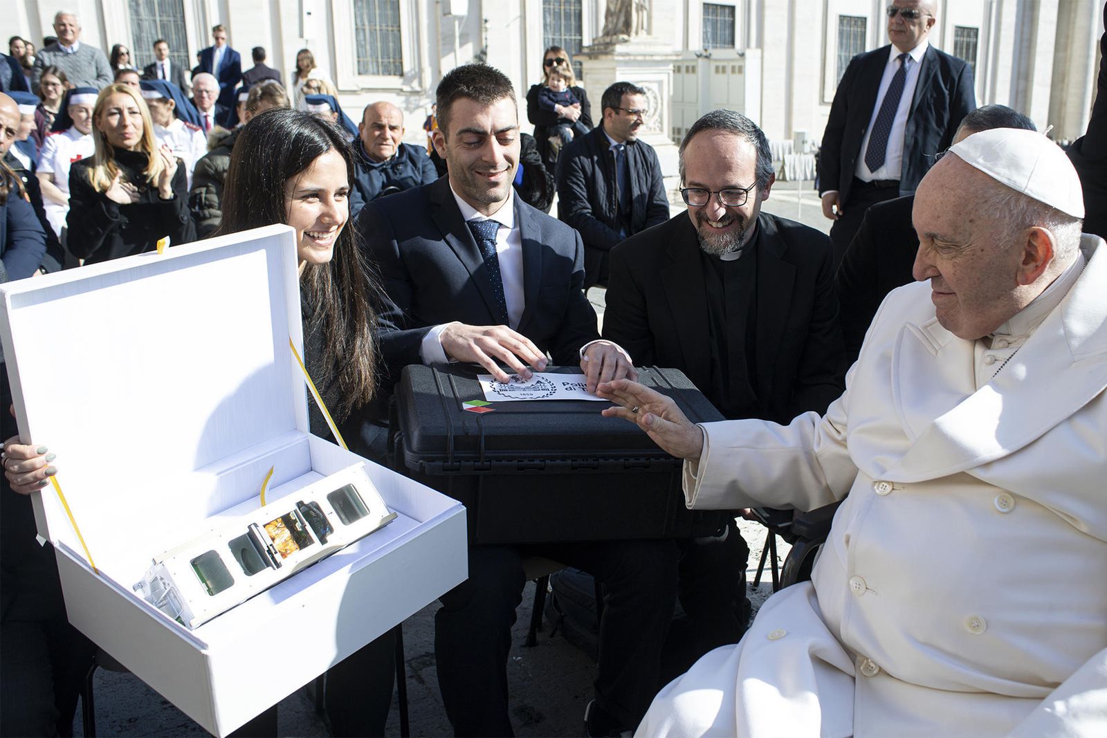 Bendición del satélite papal