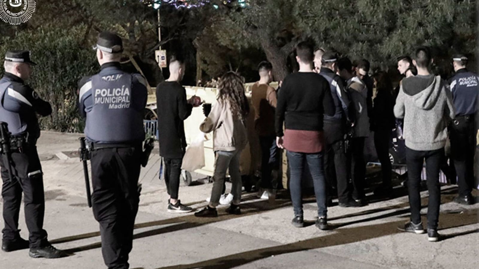 La Policía interviene en un botellón en Madrid