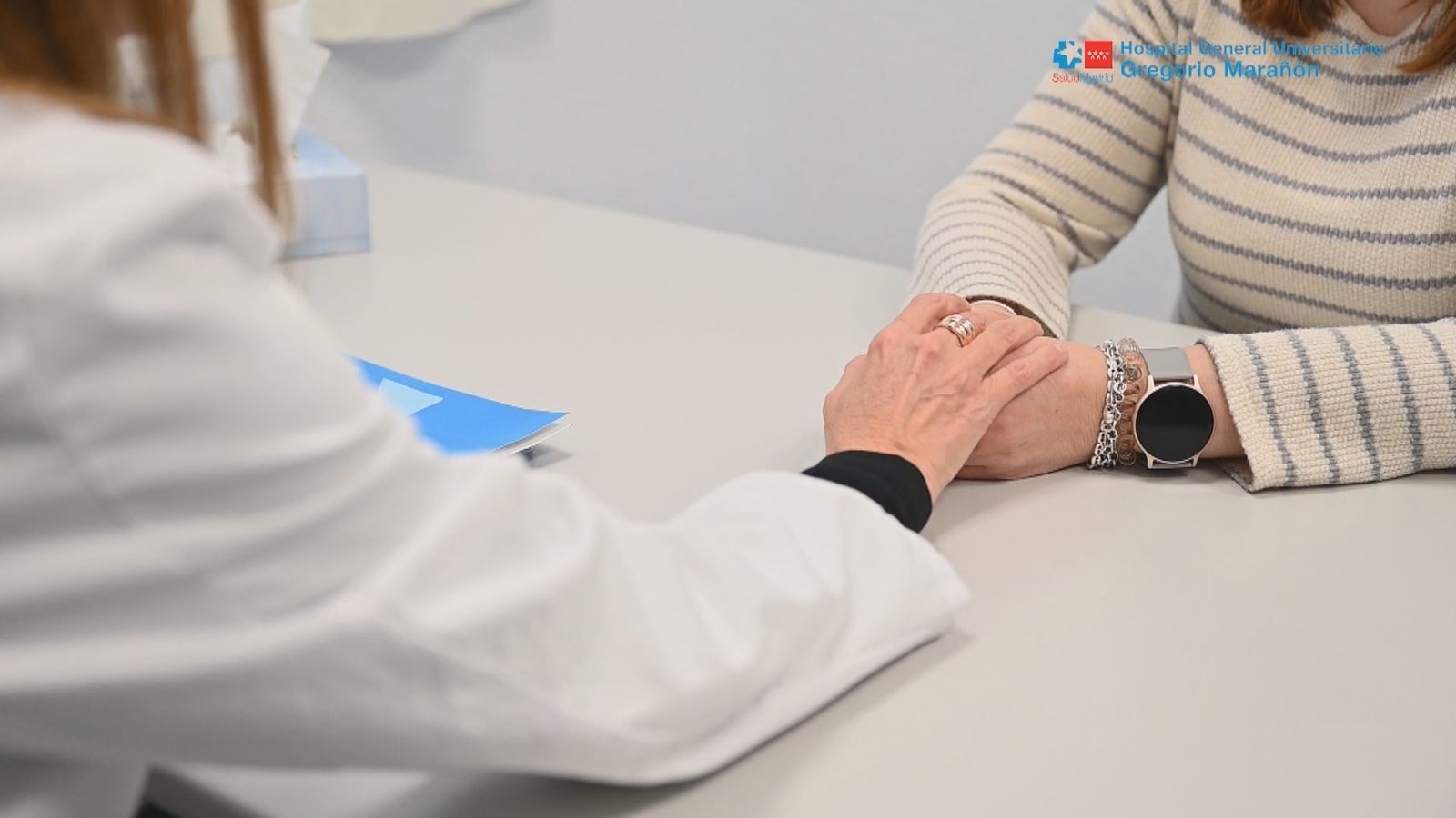 Atención en una consulta médica a una mujer víctima de violencia machista