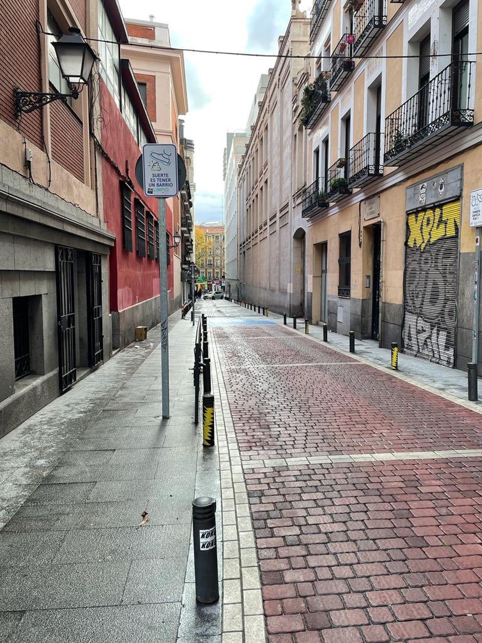 Una de las calles en torno al colegio Palacio Valdés