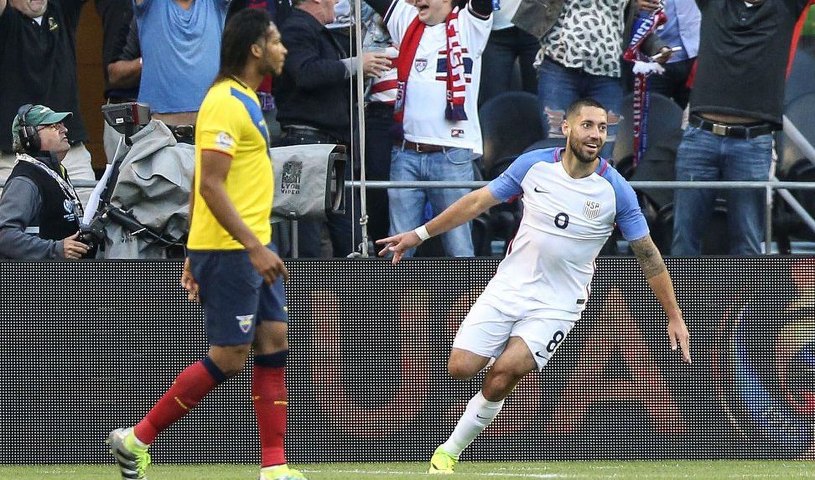 2-1. Dempsey lleva a Estados Unidos a semifinales de la Copa América