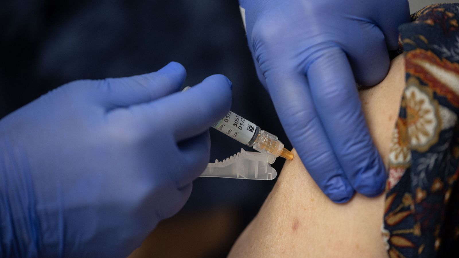 Ya puedes pedir cita para vacunarte de gripe y covid en Madrid