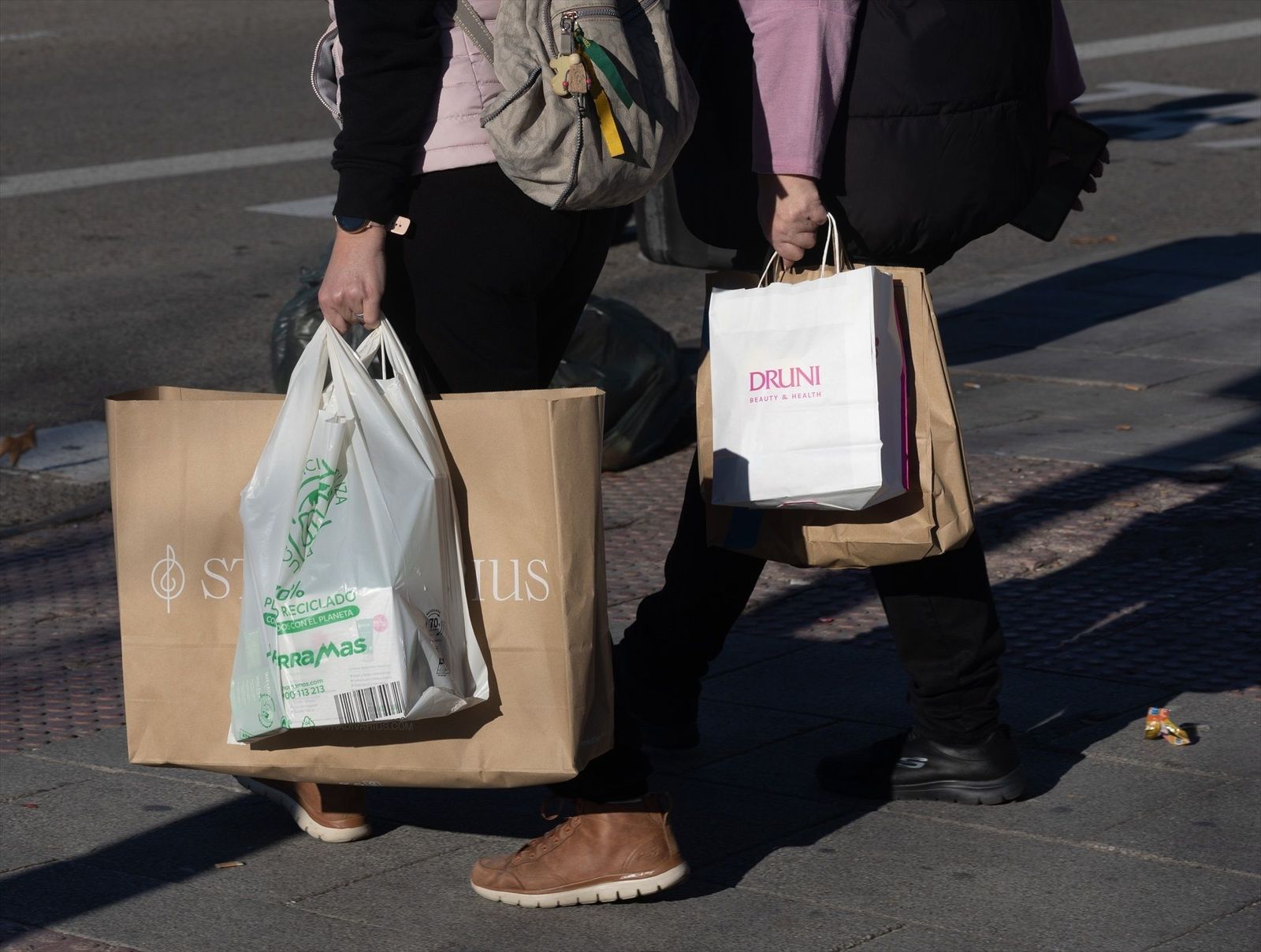Las asociaciones de consumidores alertan de los altos intereses de los préstamos al consumo