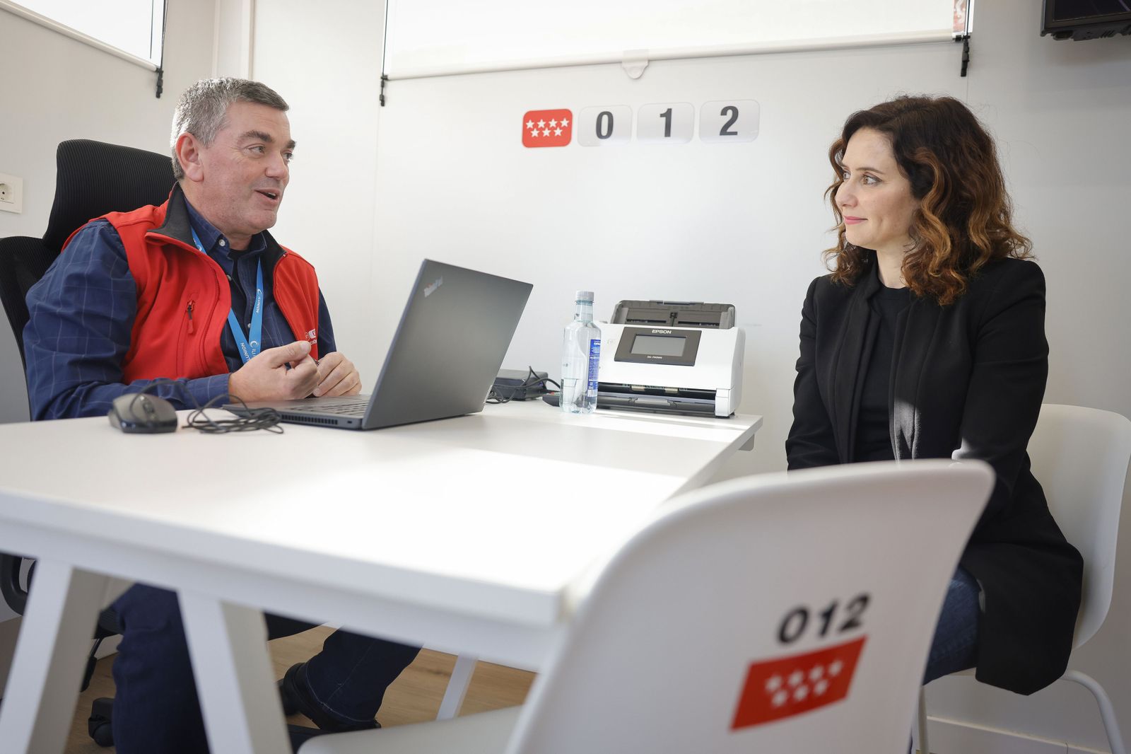 La Comunidad de Madrid y la banca, sobre ruedas para llegar a todos los rincones de la región