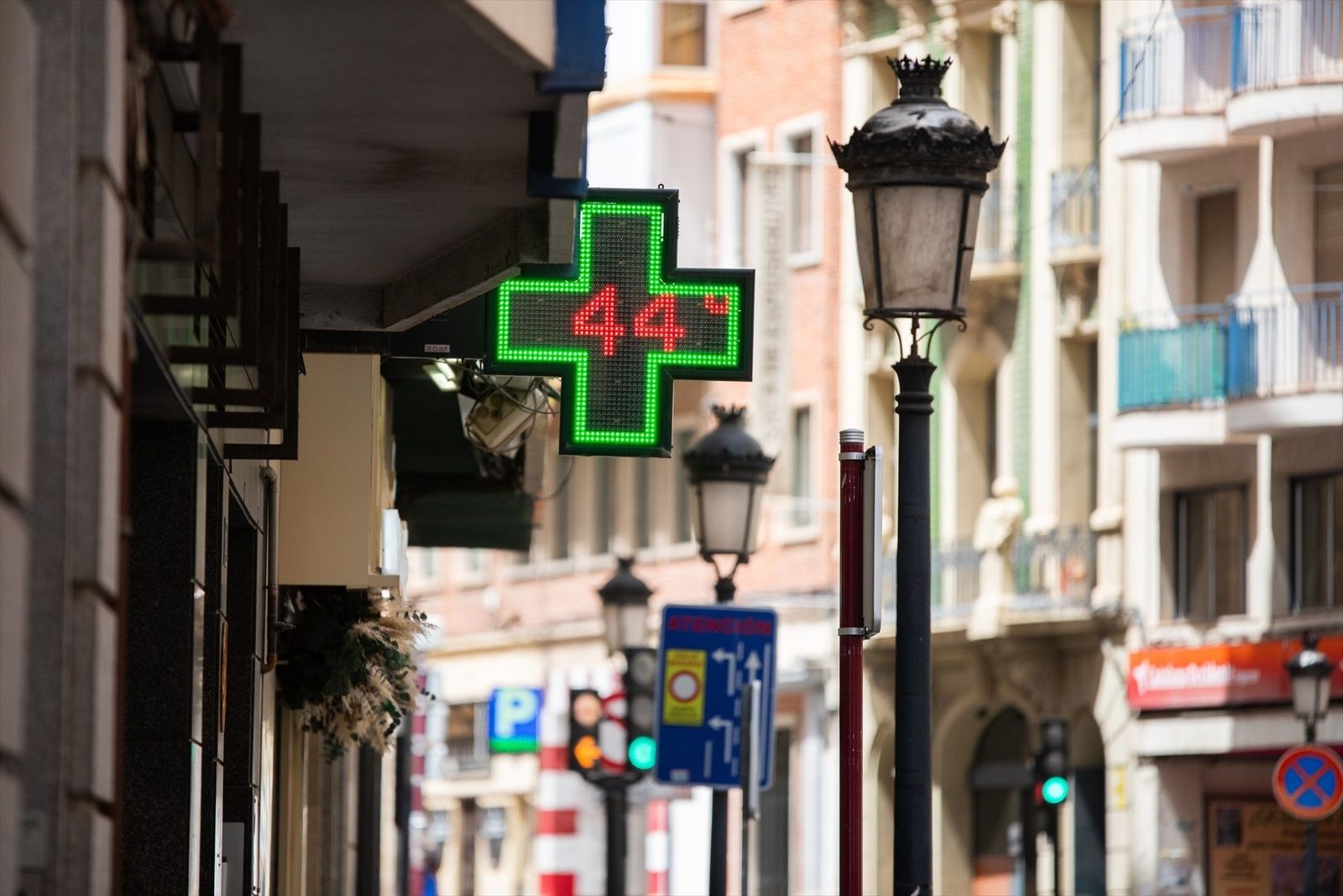 La ola de calor se resiste a abandonar la Península mientras comienza en Canarias