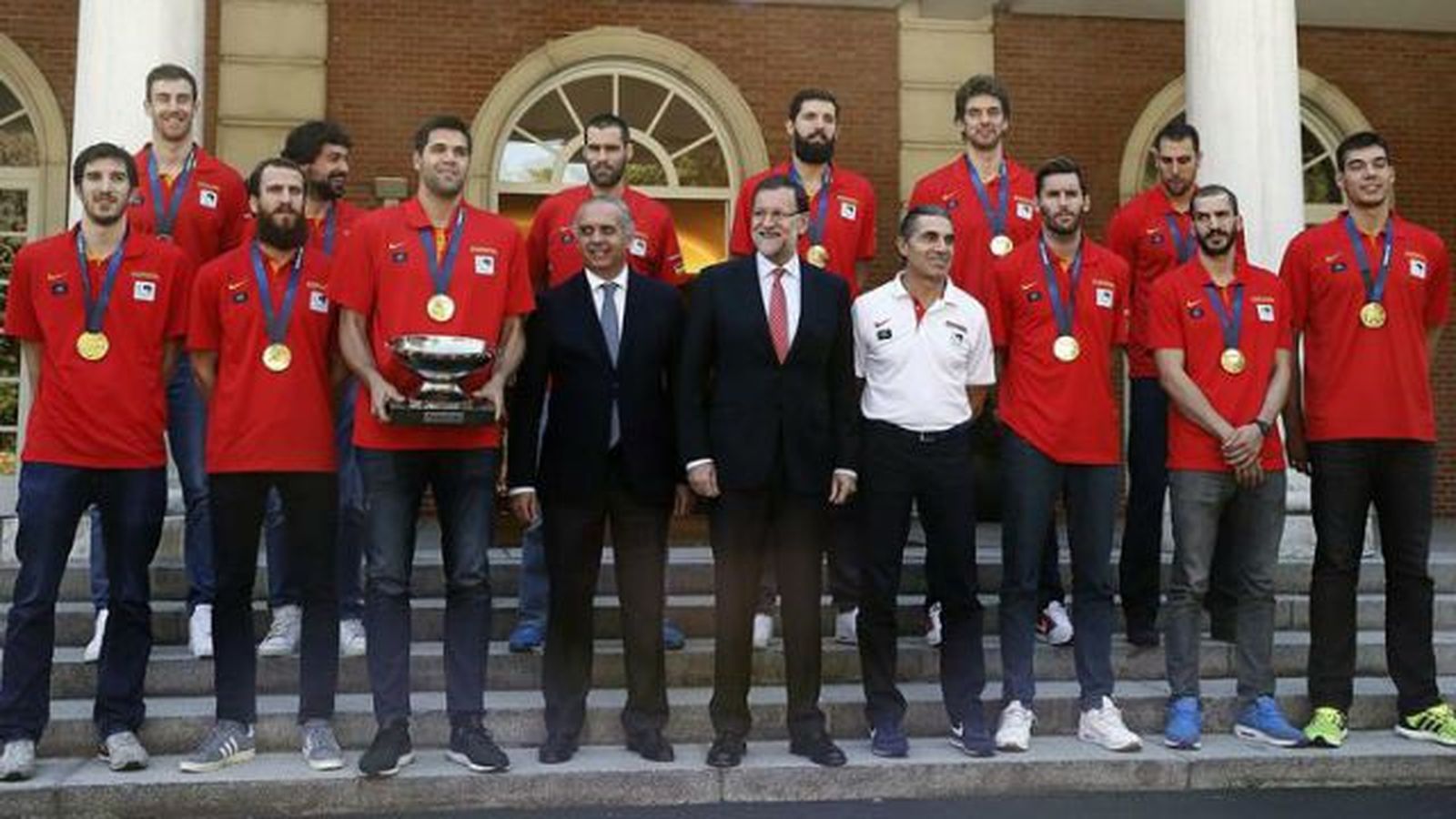 Los tricampeones de Europa celebran el título en La Moncloa