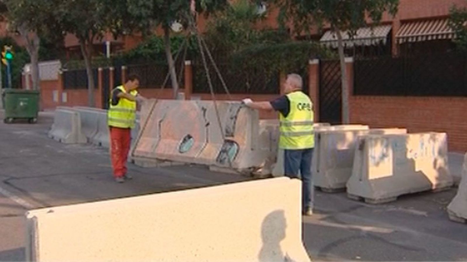 Parla y Fuenlabrada refuerzan la seguridad de sus fiestas con bolardos y maceteros