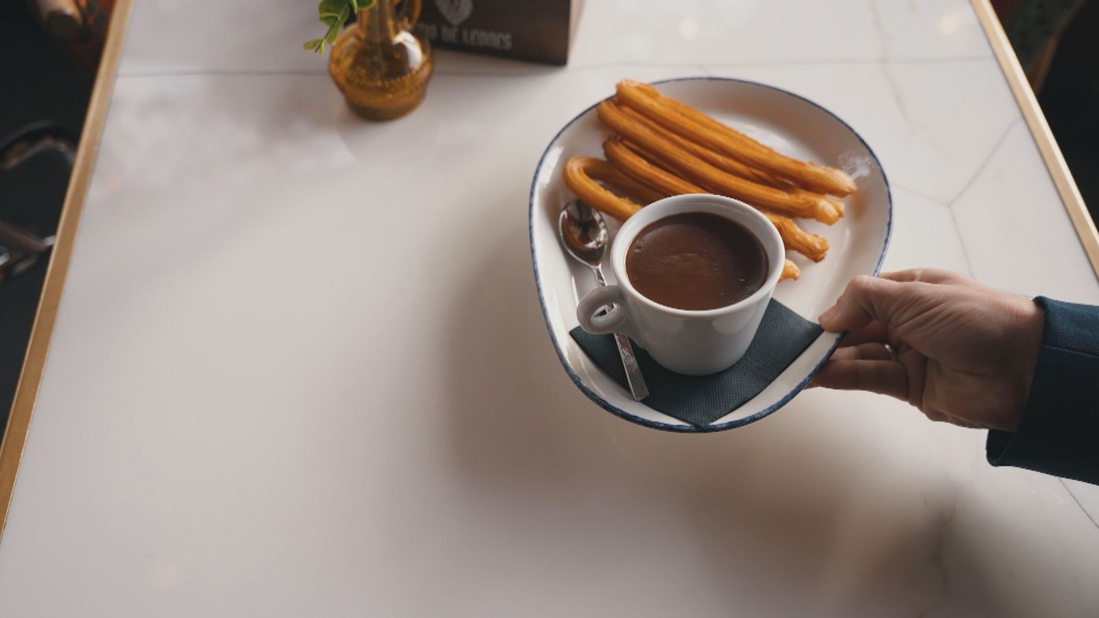 Chocolate con Churros Patio de Leones