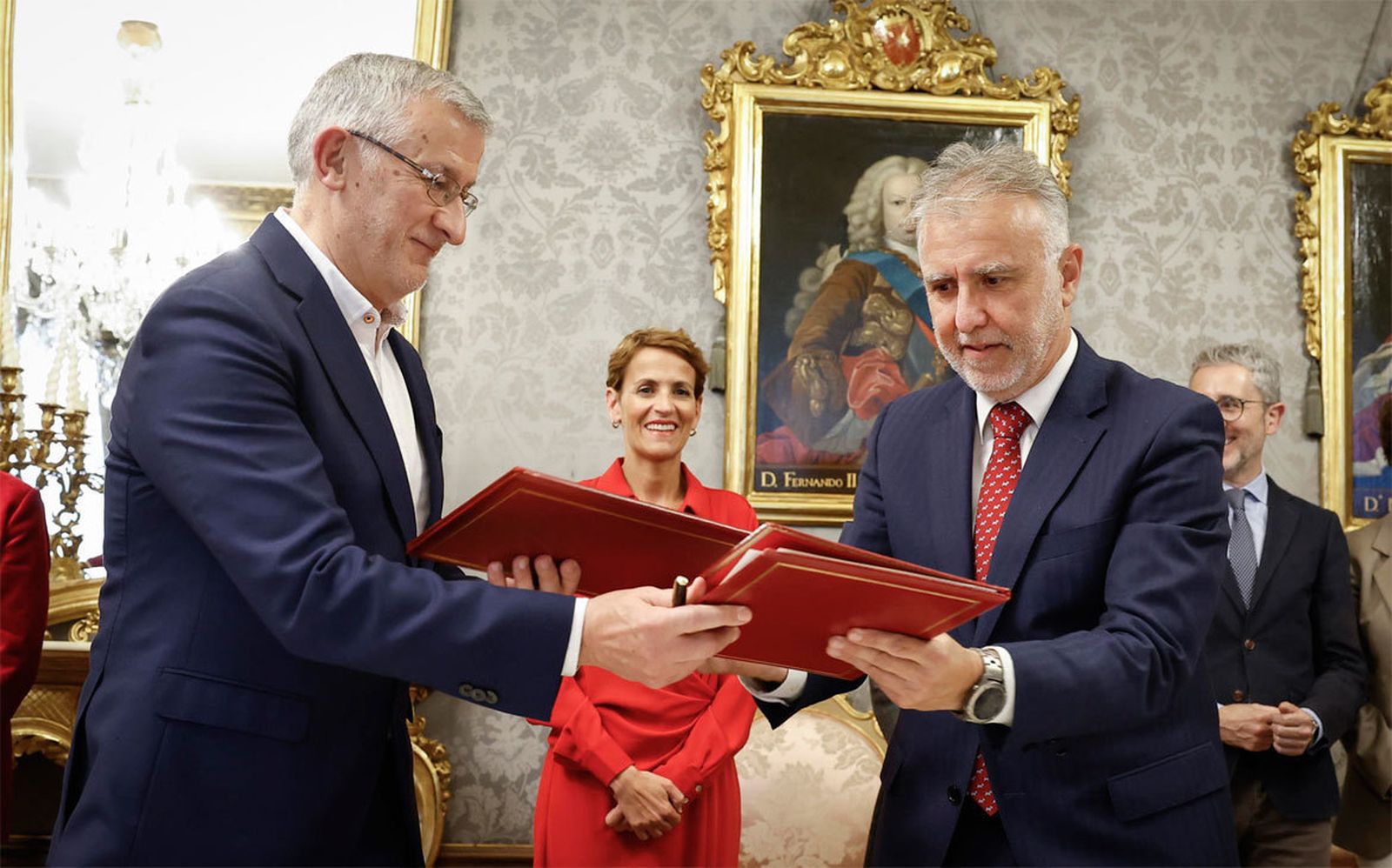 Acuerdo entre el Gobierno y Navarra para blindar la competencia  de tráfico en la comunidad tras la anulación del Tribunal Supremo