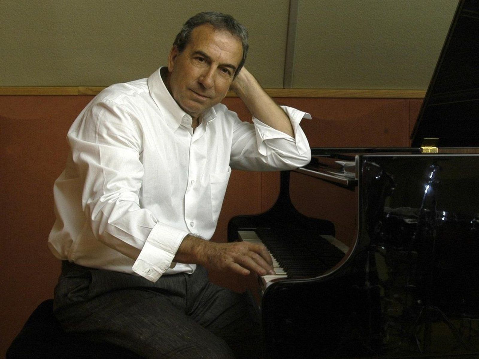 Perales se despide de los escenarios pero no de la música: "Voy a seguir escribiendo mientras me funcione la cabeza y el corazón"