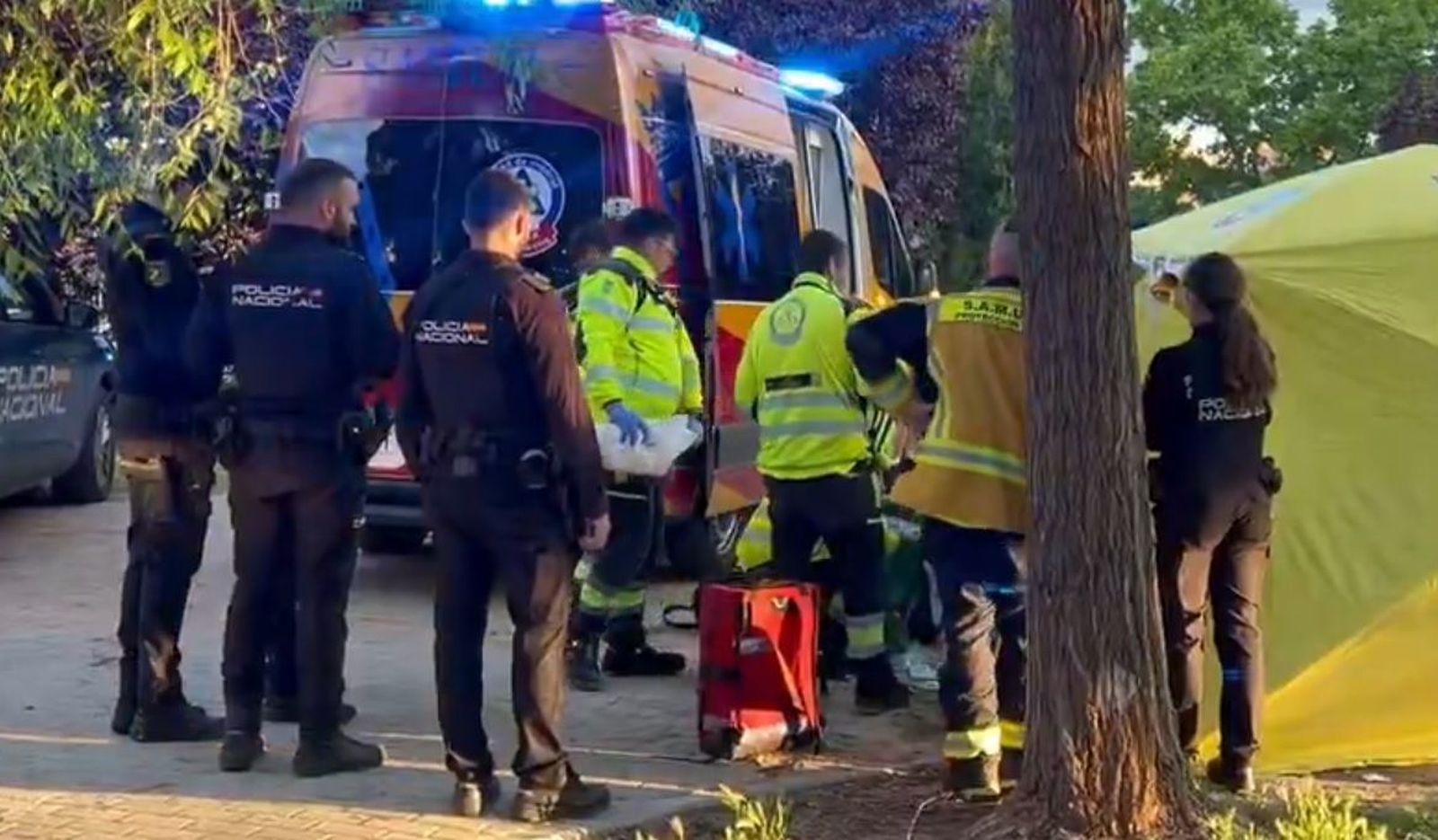 Muerte violenta de un joven, apuñalado en el pecho, en el parque Paraíso de San Blas