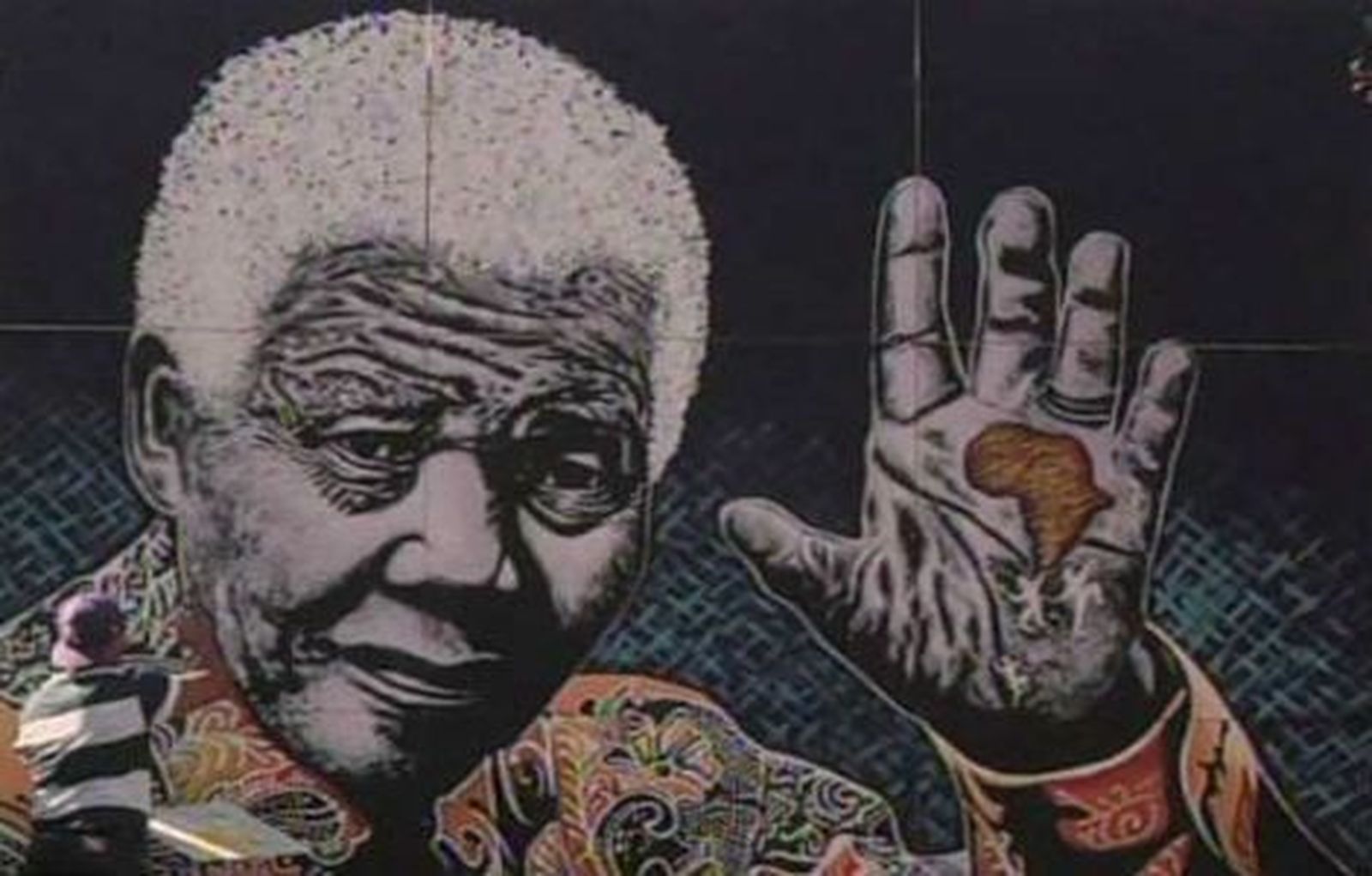 La salud de Mandela, que cumple hoy 95 años, mejora a un "ritmo constante"