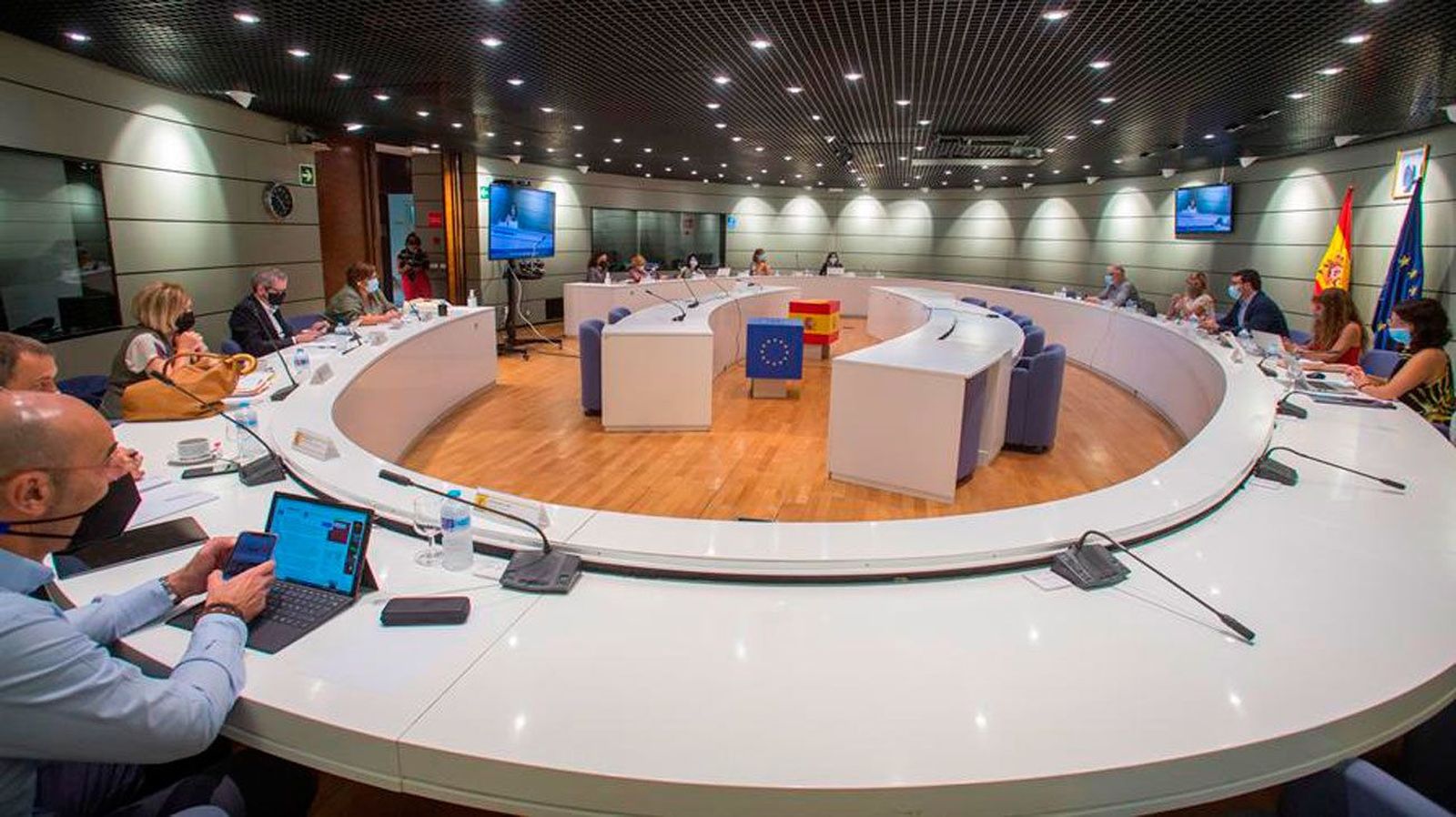 Trabajo propone subir el salario mínimo 15 euros en 2021