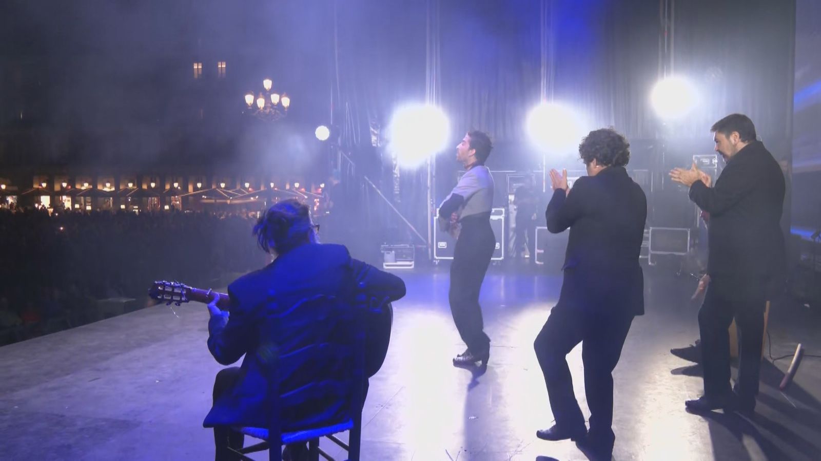 Actuación de baile flamenco en la Plaza Mayor de Madrid por la Hispanidad