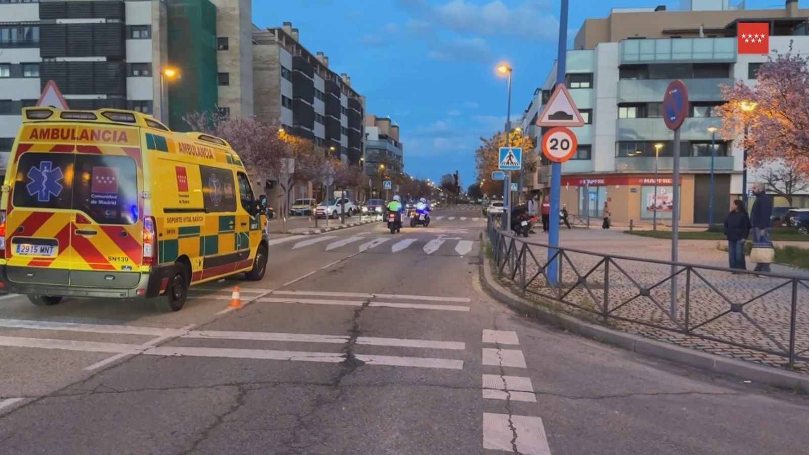 Grave un niño de cinco años tras ser atropellado cuando cruzaba en bicicleta un paso de peatones en Leganés