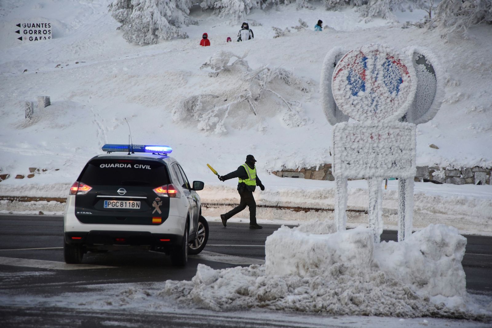Acceso cortado a la sierra madrileña