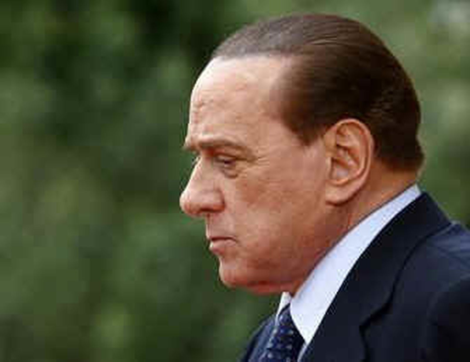 Berlusconi se cae en la ducha y sufre un pequeño traumatismo craneoencefálico