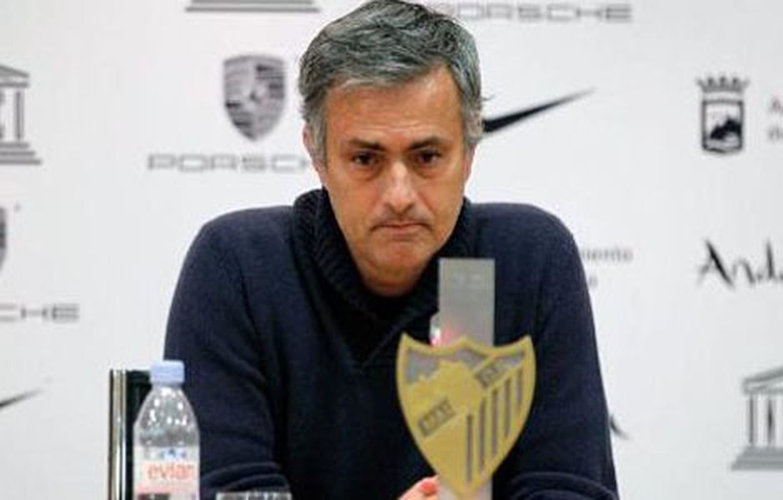 Mou, en rueda de prensa