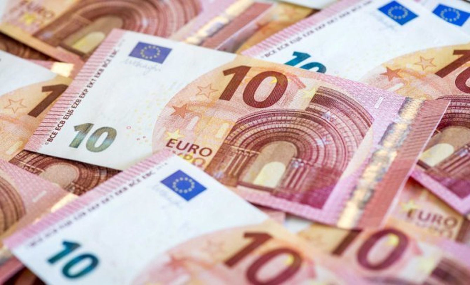 Varios billetes de 10 euros