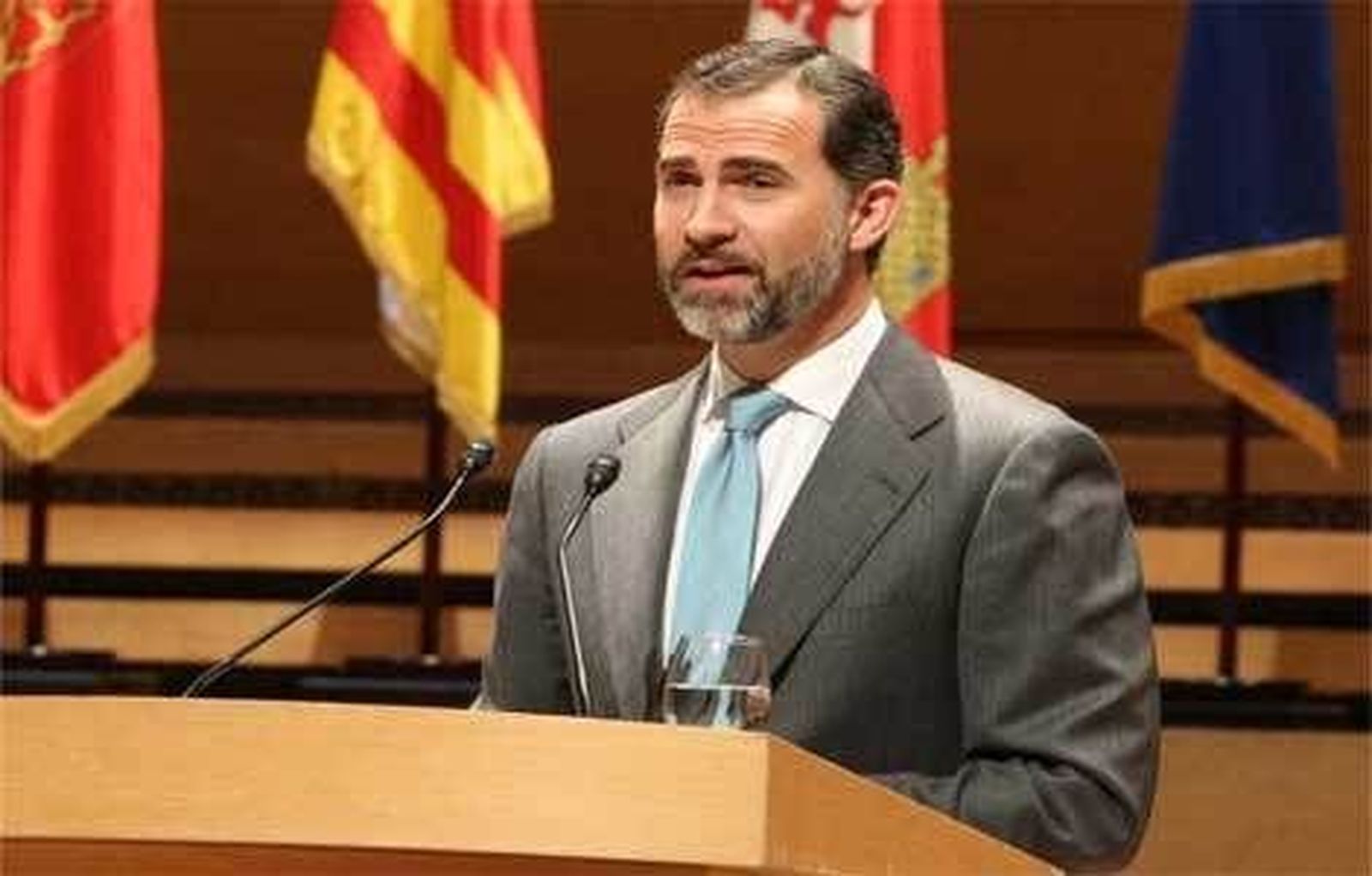 El príncipe pide "prudencia y fortaleza" a los jueces en momentos complejos