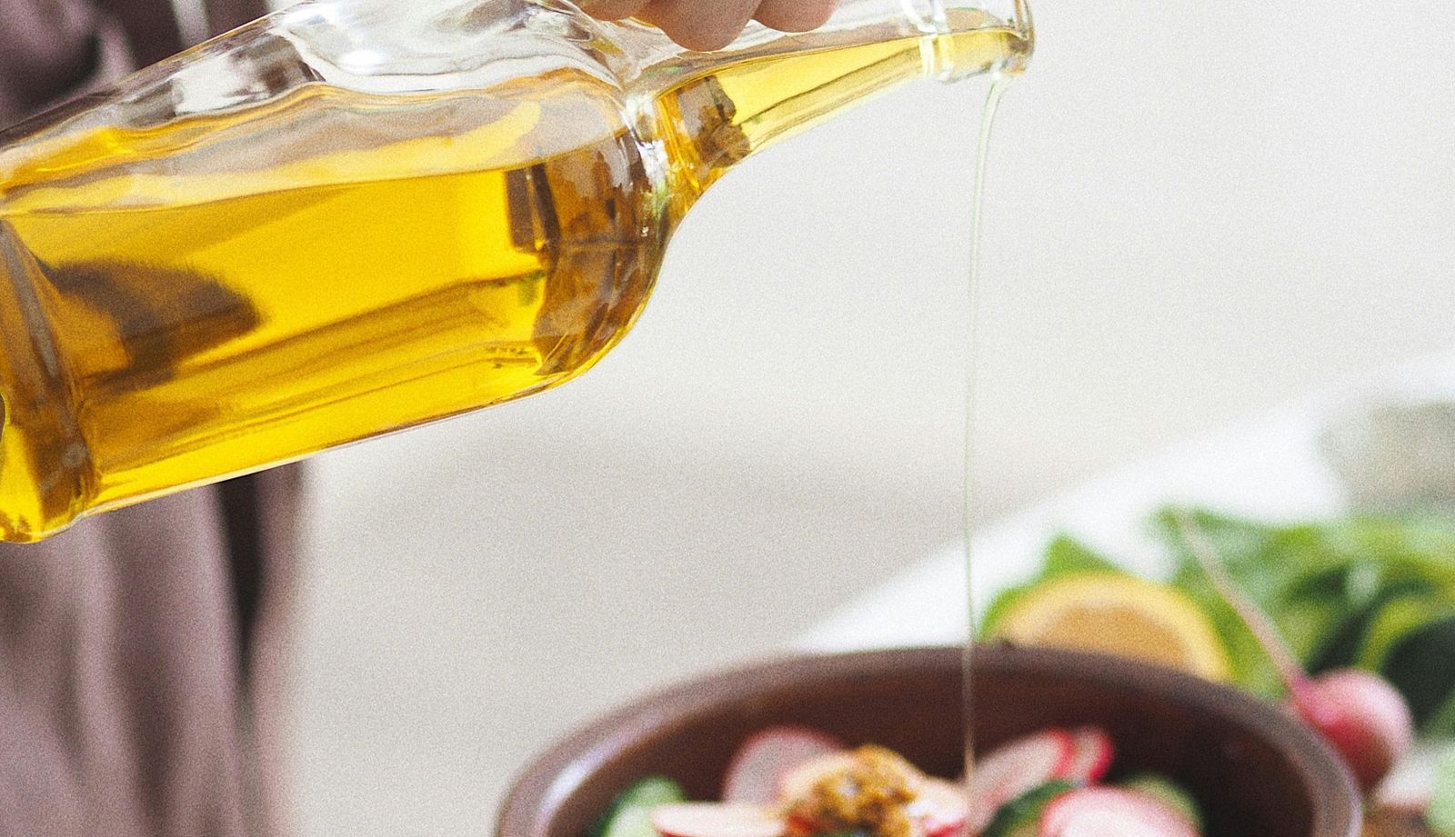 ¿Cómo elegir el aceite idóneo para cada tipo de ensalada?