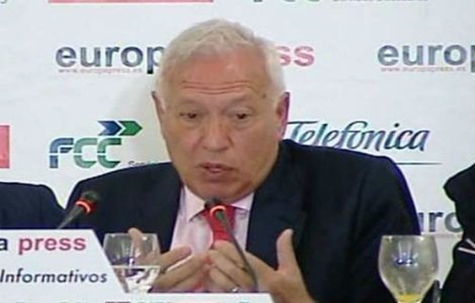Margallo, dispuesto a disculparse con Morales si ha habido "algún malentendido"