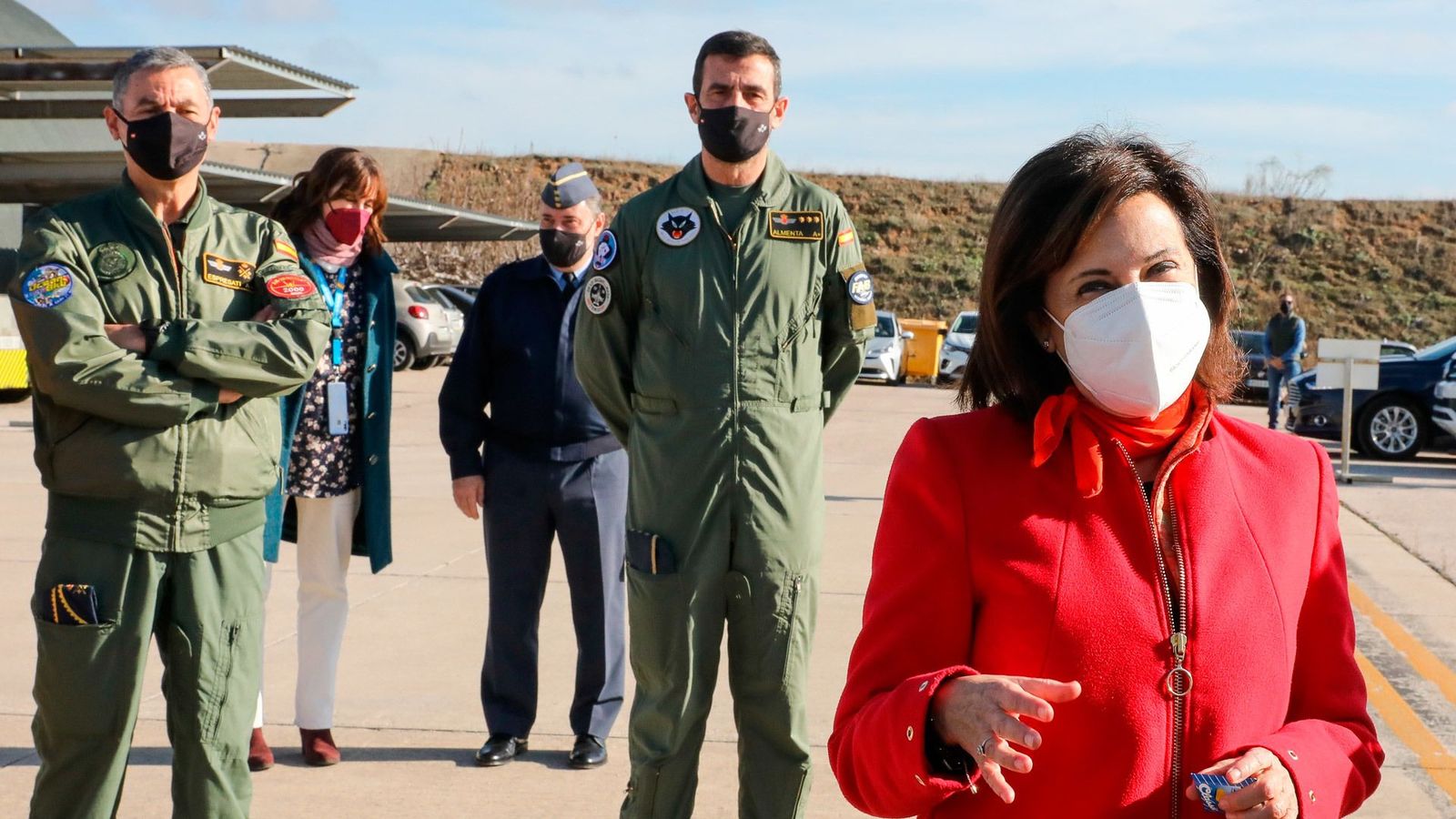 Margarita Robles anima a la vacunación contra la covid: "Es un seguro de vida"