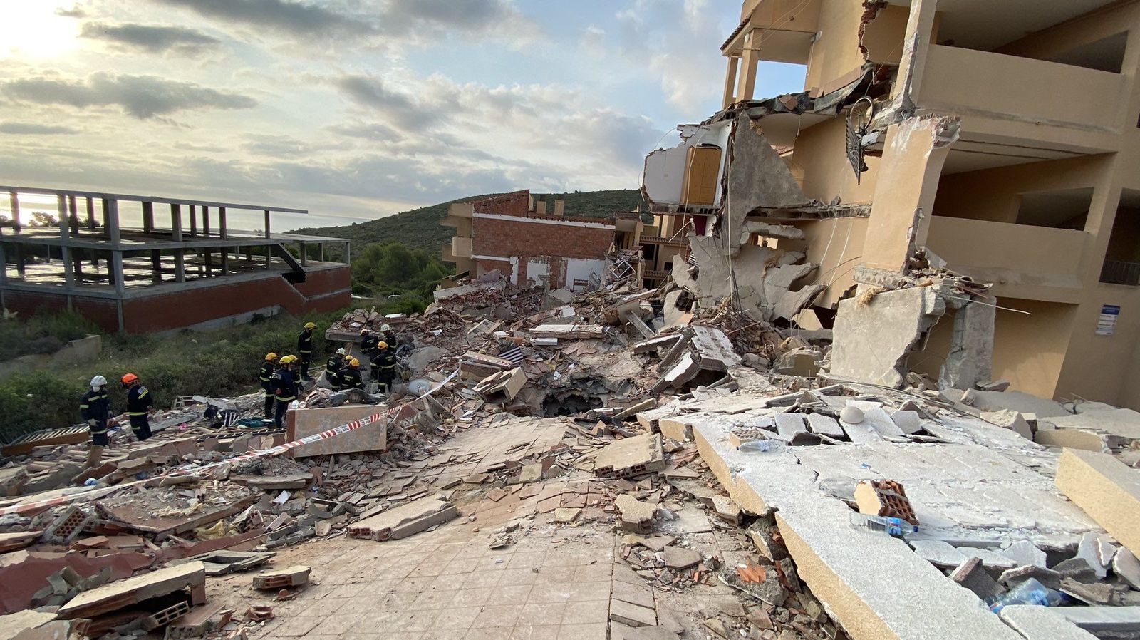 Encontrado sin vida un menor de 14 años en el derrumbe del edificio de Peñíscola
