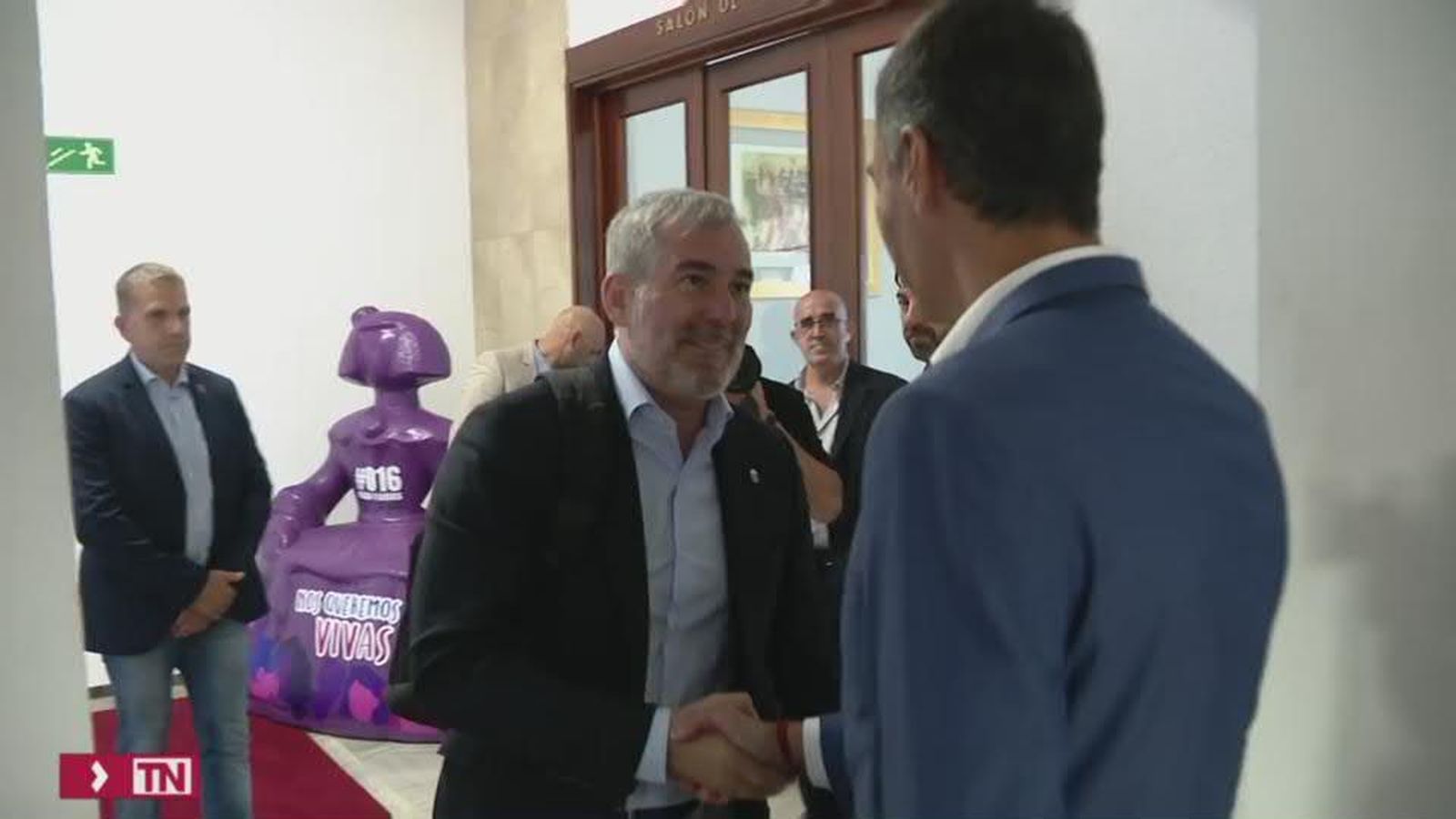 Canarias anuncia un "proceso jurídico contra el Estado" por su "abandono" con la inmigración