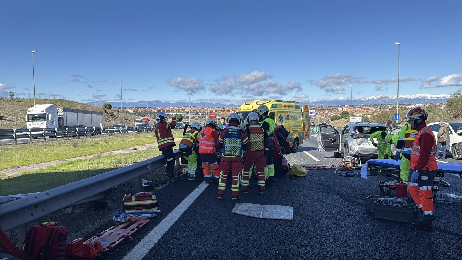 Dos heridos en un grave accidente en la M-50, en Boadilla, con tres vehículos implicados