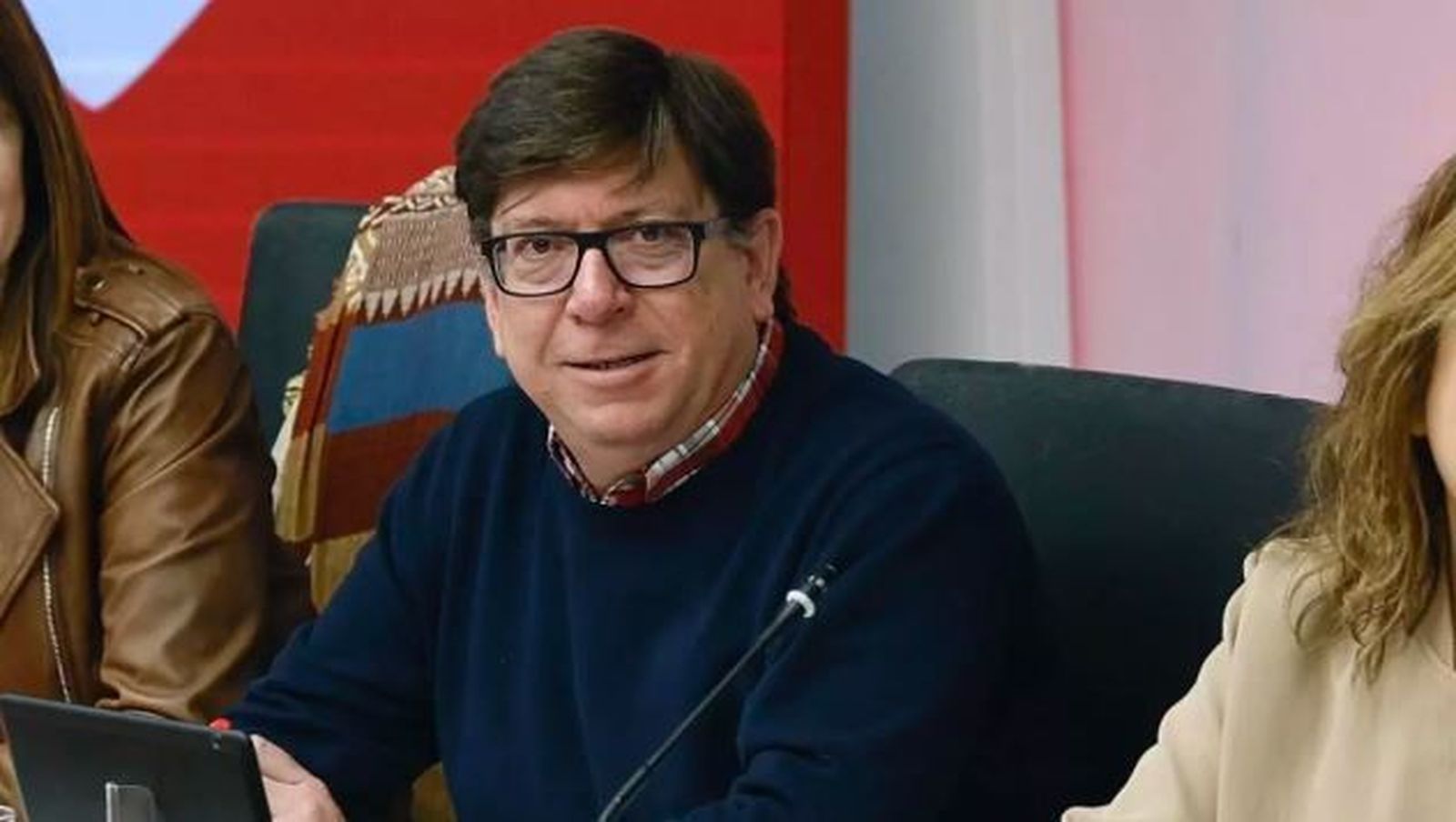 Críticas de todos los colores a la gestión del caso Salazar por el PSOE y el Gobierno