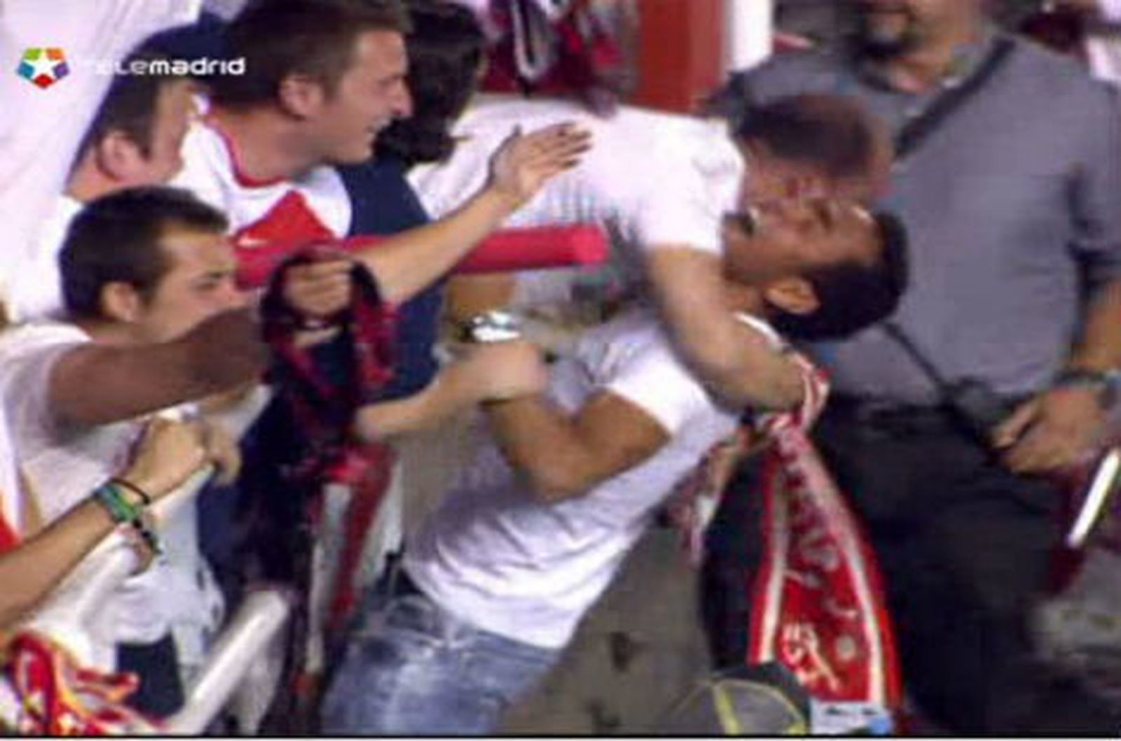 Rayo se mantiene en Primera