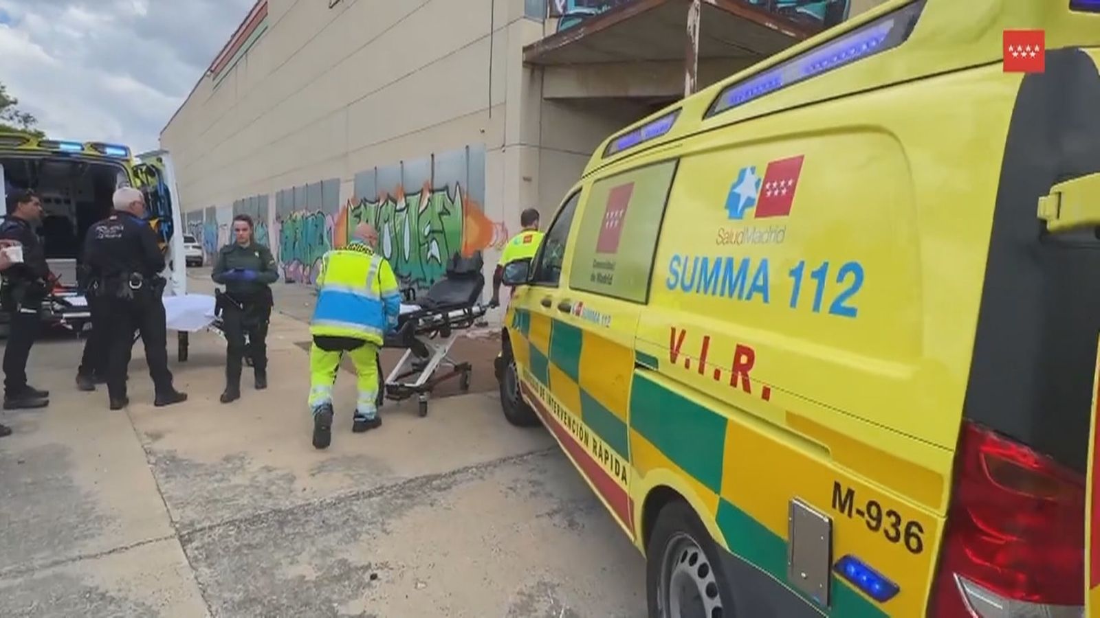 Grave un joven de 21 años tras caer desde una  altura de seis metros en una nave abandonada en Las Rozas