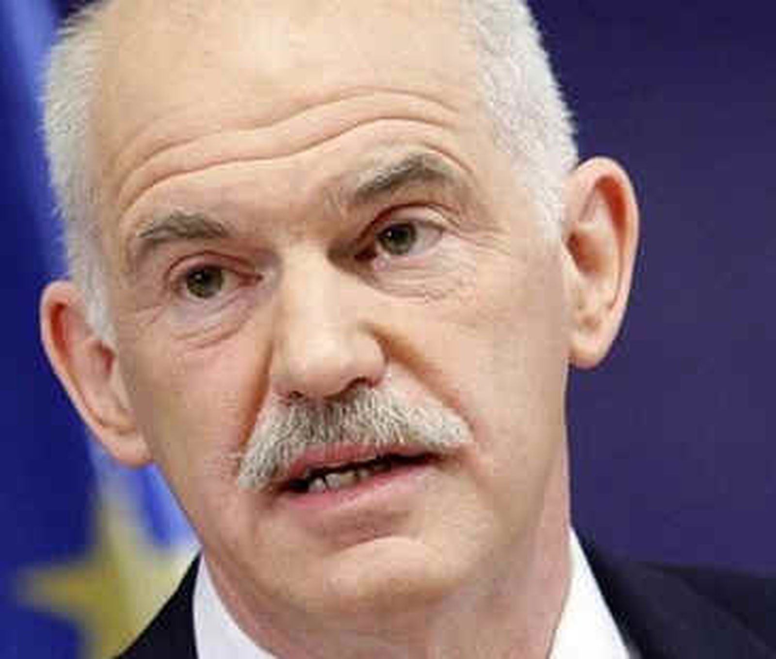 Papandreou rechaza convocar elecciones anticipadas