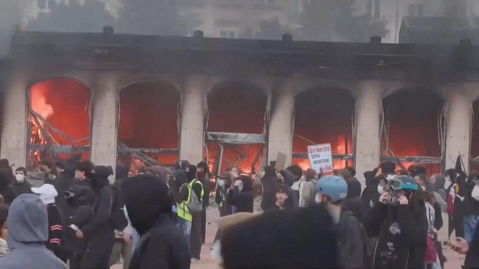 Detenidas 400 personas en Francia por actos violentos durante una jornada de protestas sociales