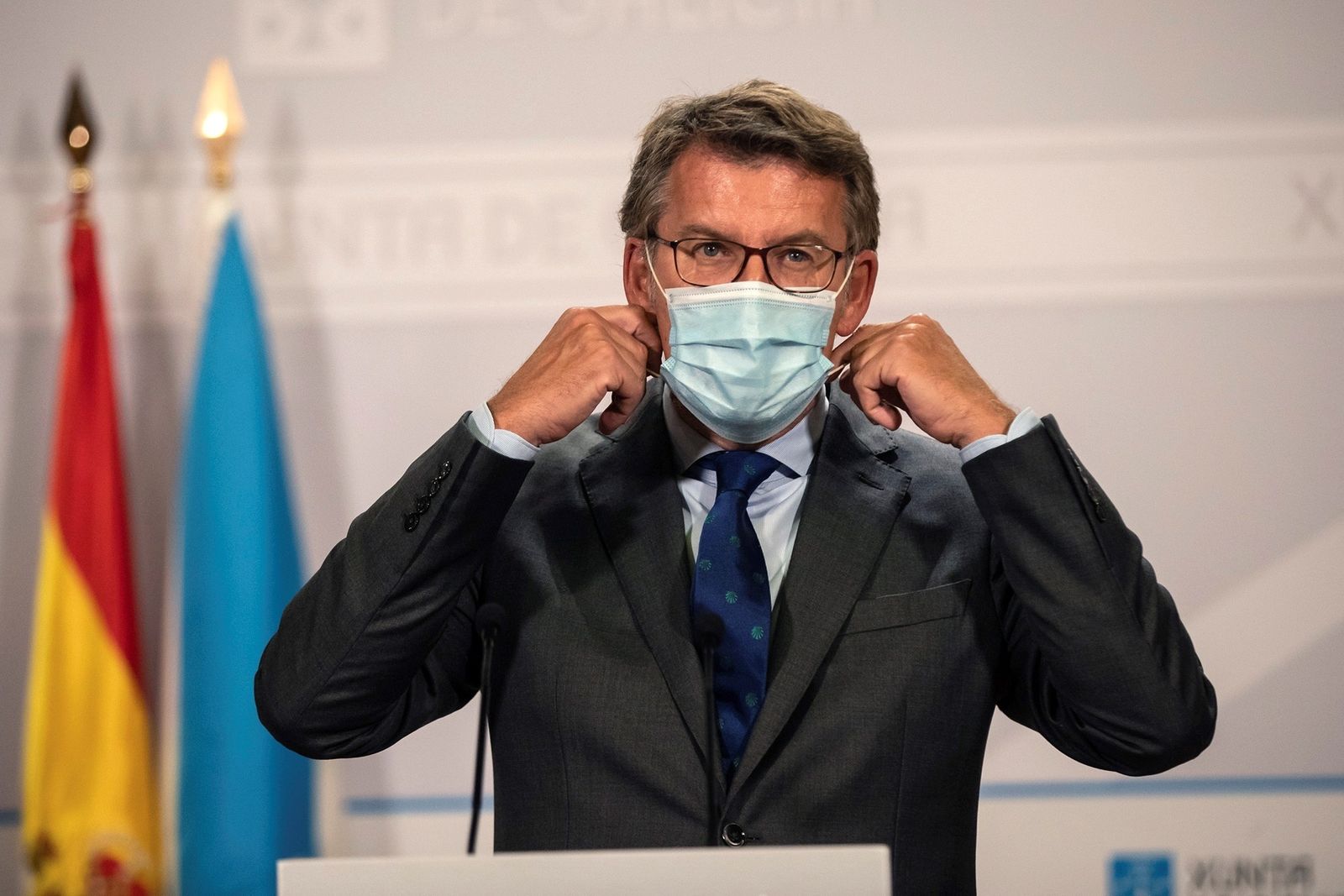 Galicia estudia prohibir fumar por la calle si no hay distancia de seguridad